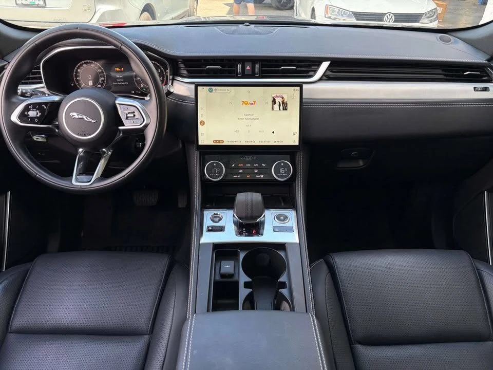2024 Jaguar F-Pace - Image 10 of 20