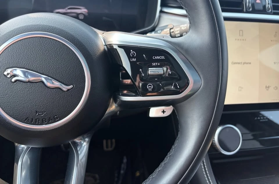 2024 Jaguar F-Pace - Image 13 of 20
