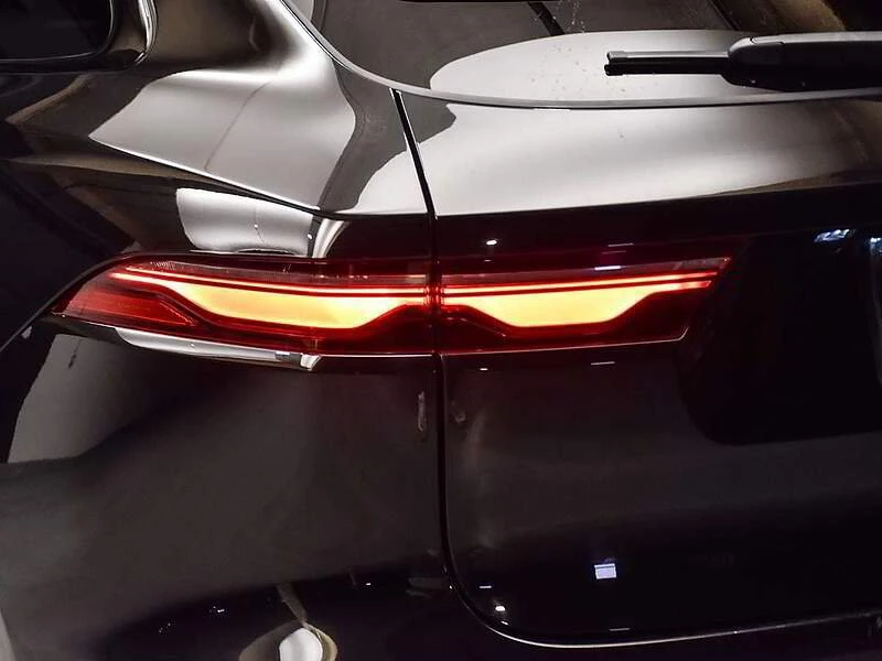 2024 Jaguar F-Pace - Image 7 of 17