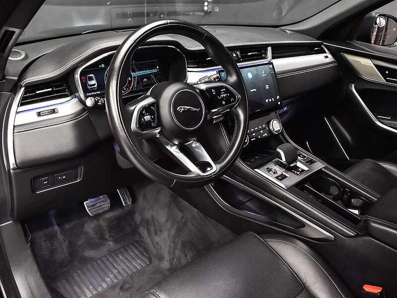 2024 Jaguar F-Pace - Image 10 of 17
