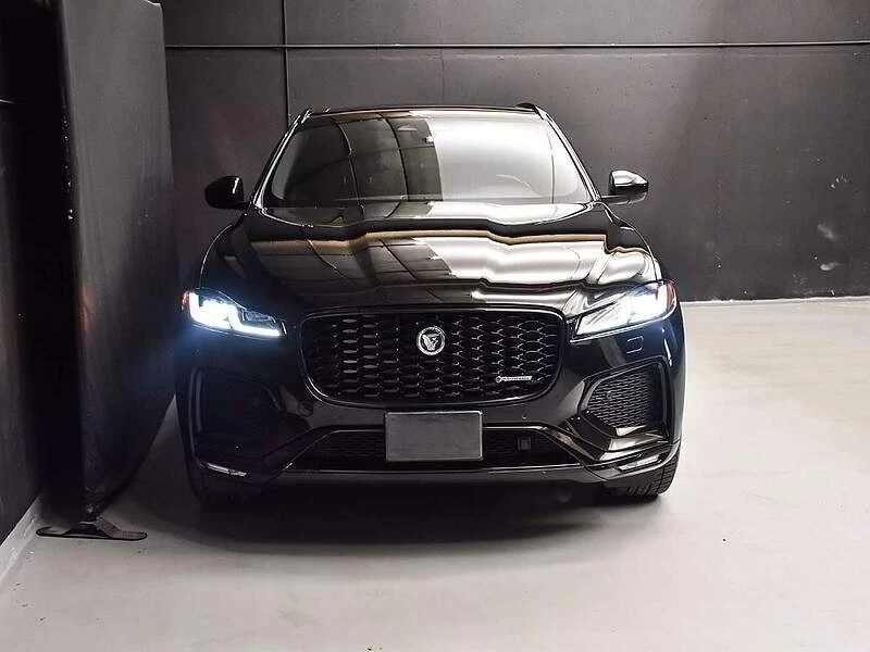 2024 Jaguar F-Pace - Image 2 of 17