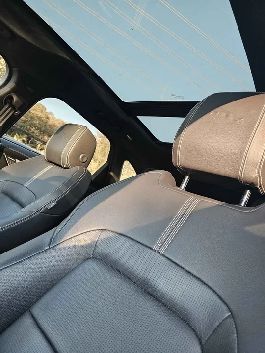 2024 Jaguar F-Pace - Image 9 of 10