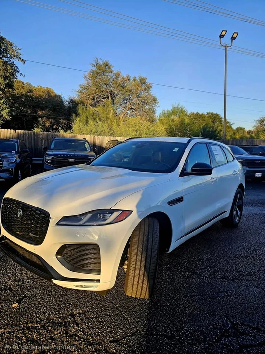 2024 Jaguar F-Pace - Image 3 of 10