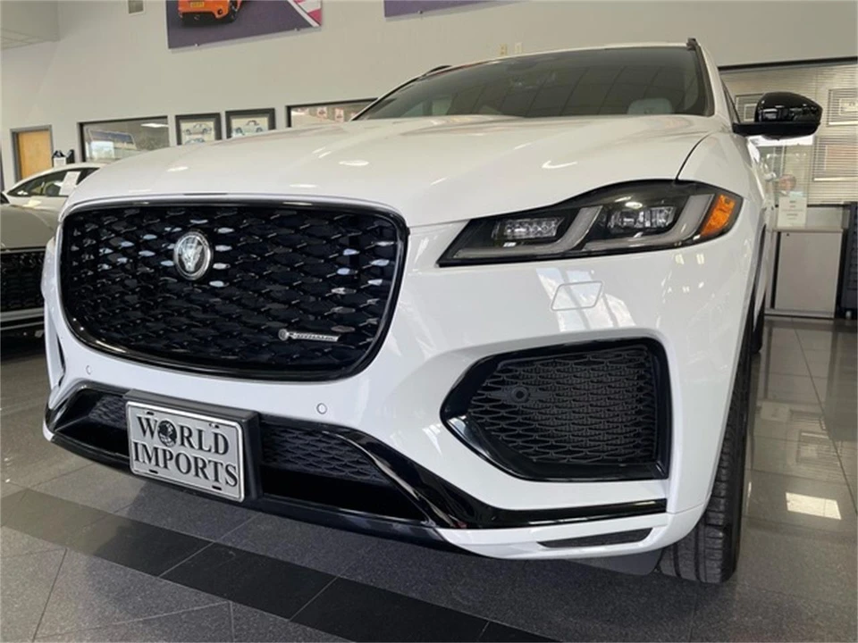 2024 Jaguar F-Pace - Image 11 of 31