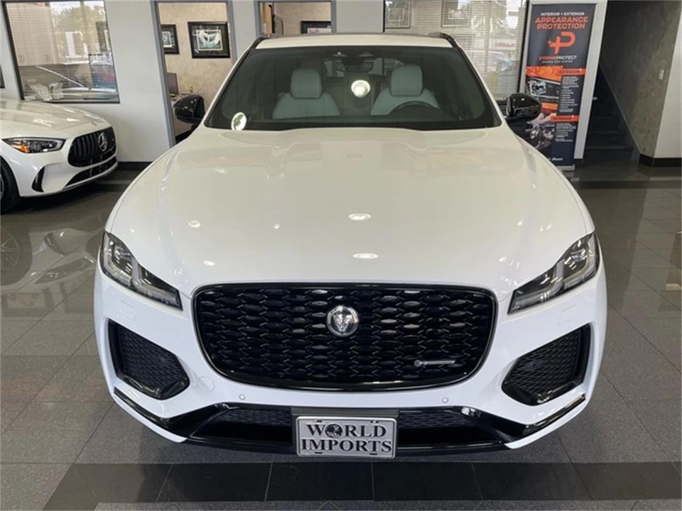 2024 Jaguar F-Pace - Image 9 of 31