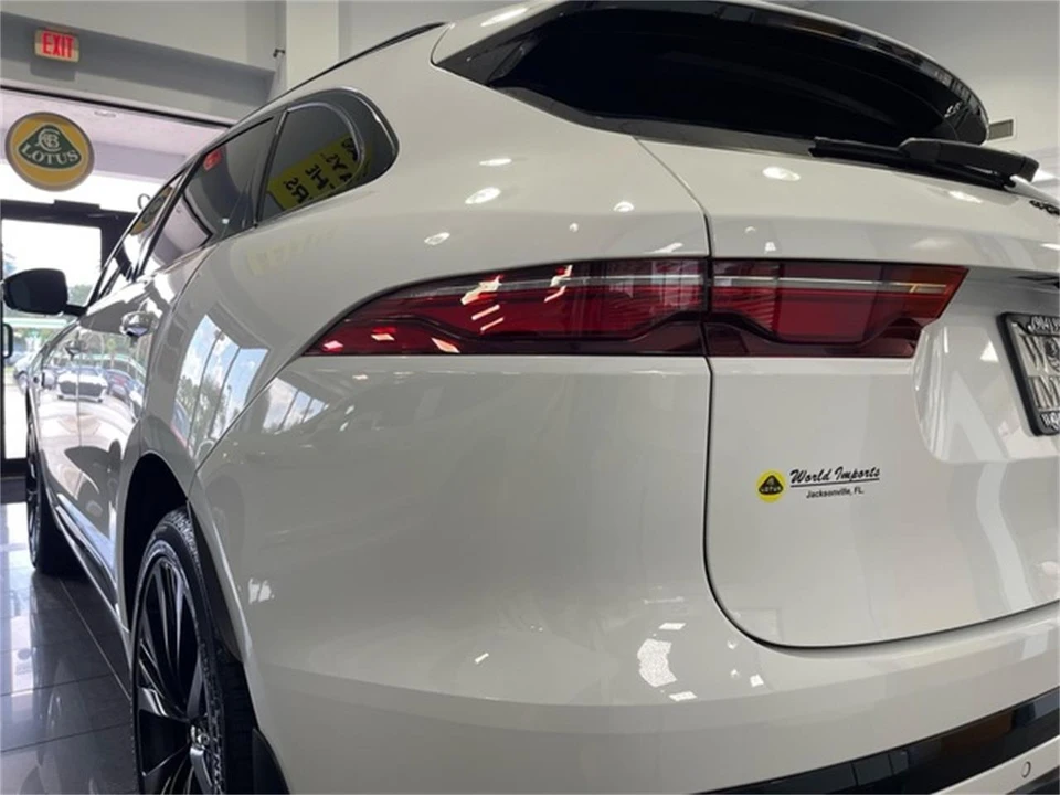 2024 Jaguar F-Pace - Image 15 of 31