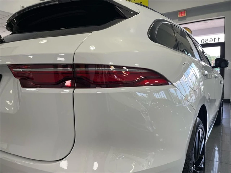 2024 Jaguar F-Pace - Image 17 of 31