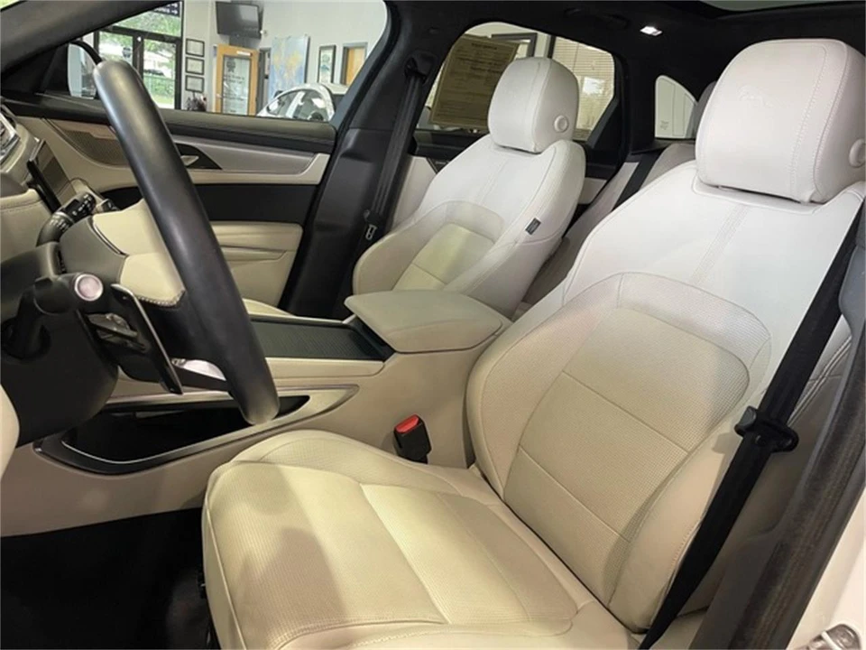 2024 Jaguar F-Pace - Image 25 of 31