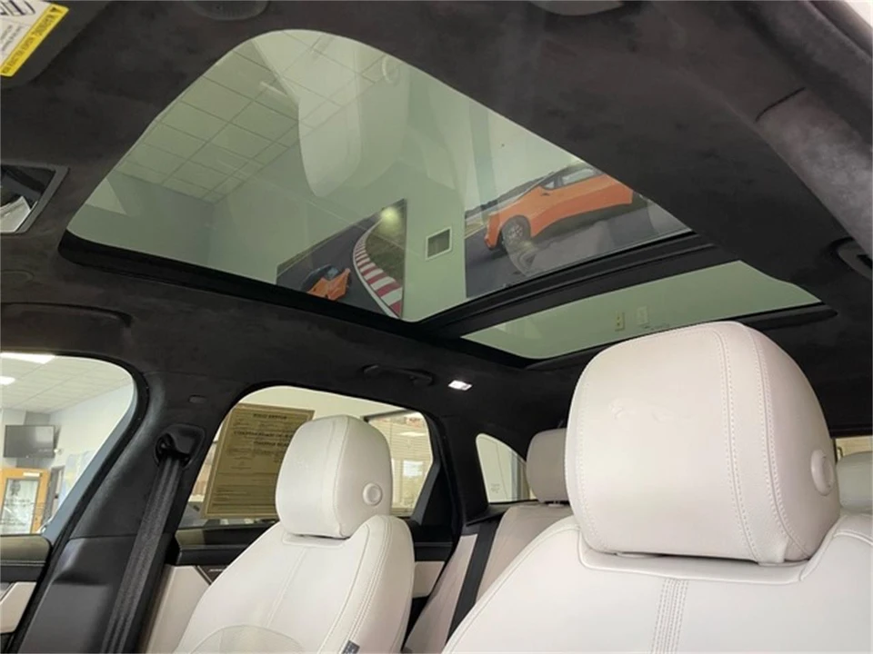 2024 Jaguar F-Pace - Image 26 of 31