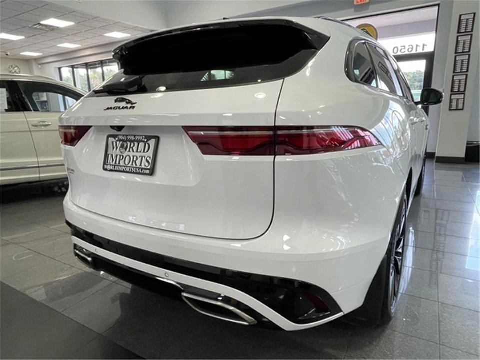 2024 Jaguar F-Pace - Image 18 of 31