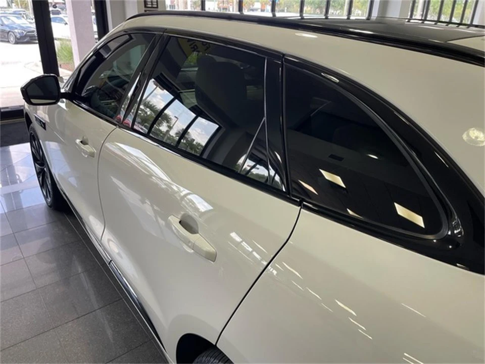 2024 Jaguar F-Pace - Image 14 of 31