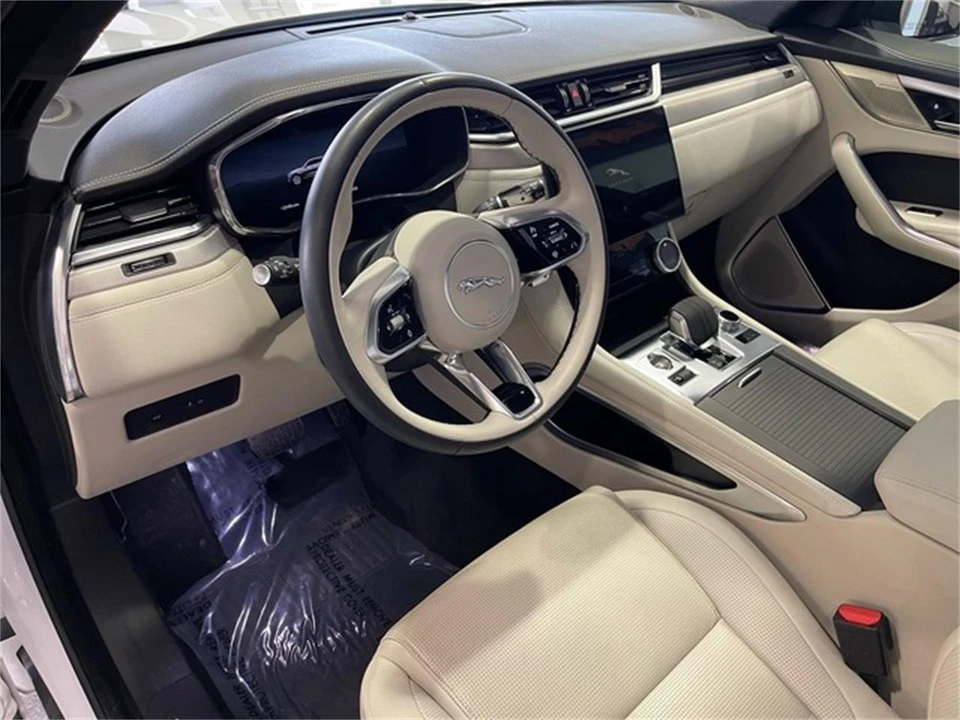 2024 Jaguar F-Pace - Image 24 of 31