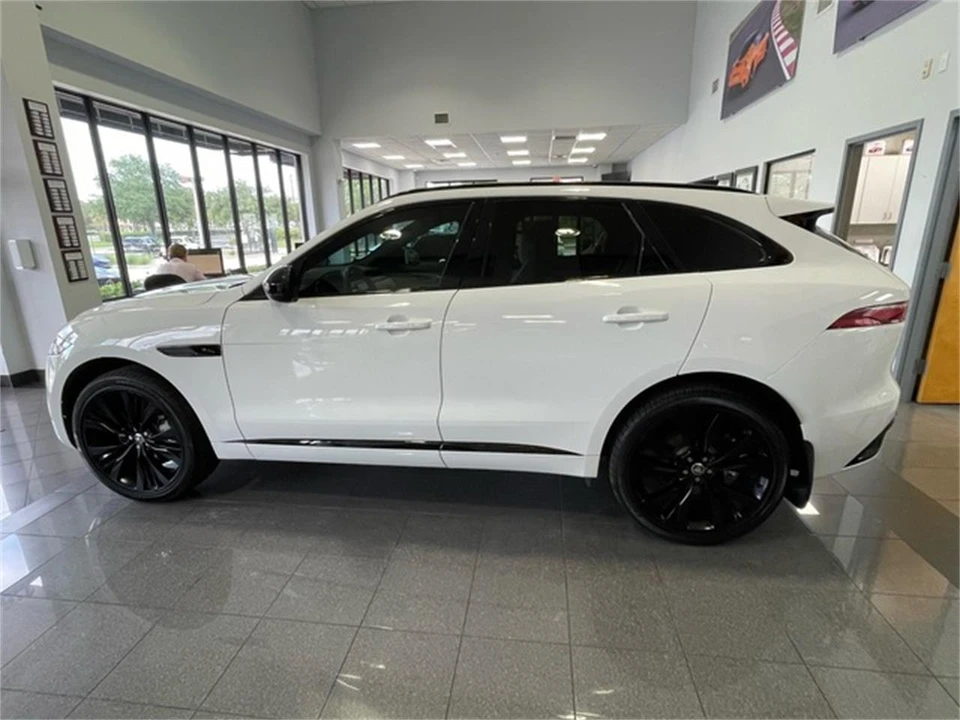 2024 Jaguar F-Pace - Image 2 of 31