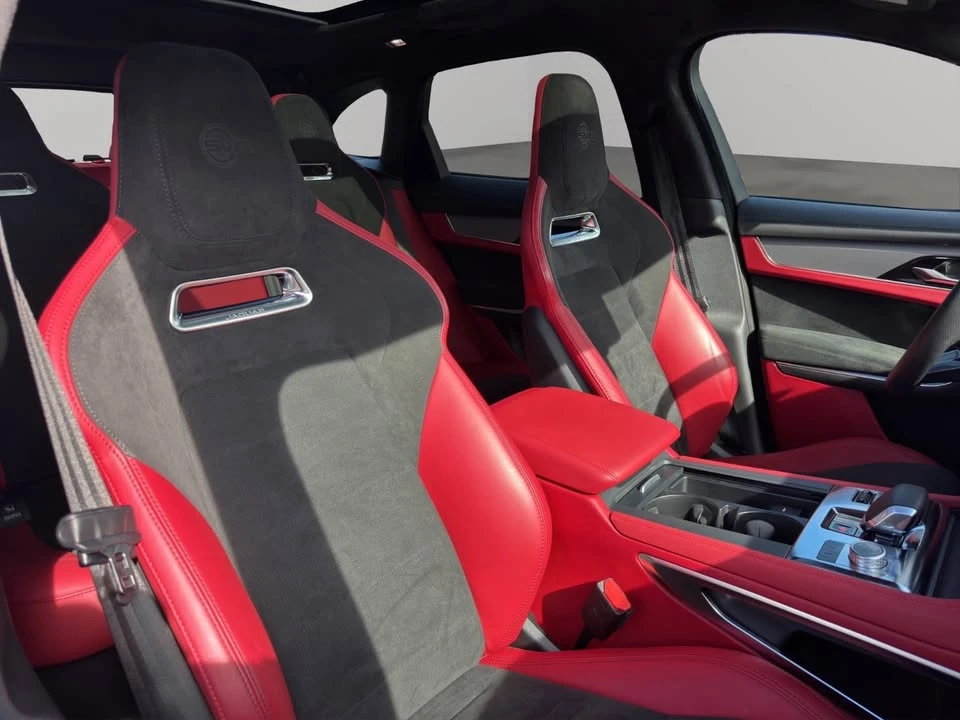 2024 Jaguar F-Pace SVR - Image 19 of 20