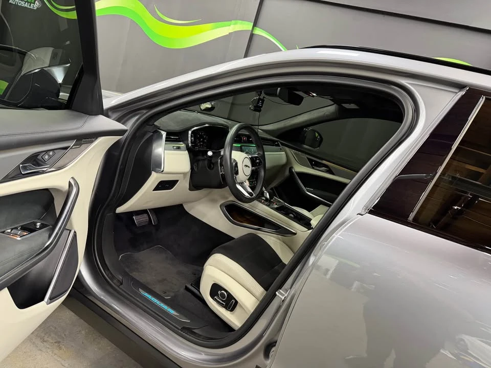 2024 Jaguar F-Pace SVR - Image 3 of 5