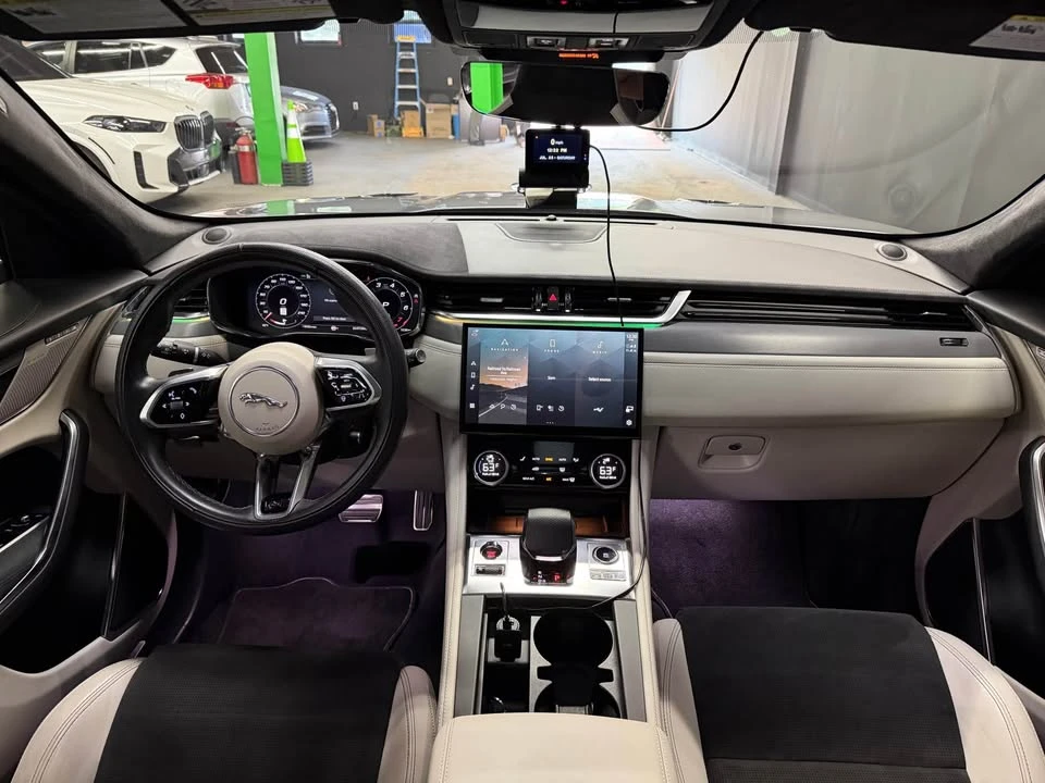 2024 Jaguar F-Pace SVR - Image 5 of 5