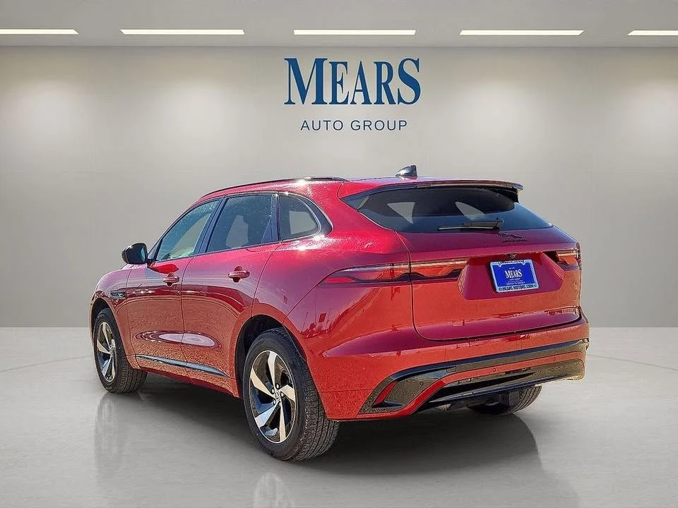 2024 Jaguar F-Pace - Image 2 of 11