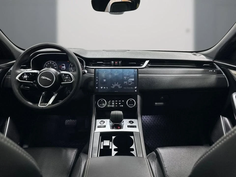 2024 Jaguar F-Pace - Image 18 of 20
