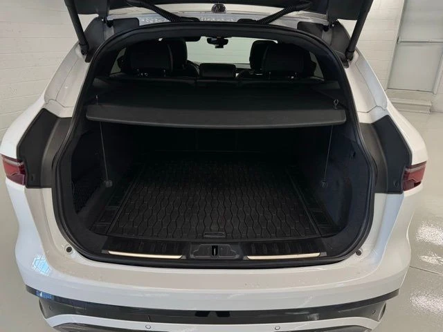 2024 Jaguar F-Pace - Image 10 of 21