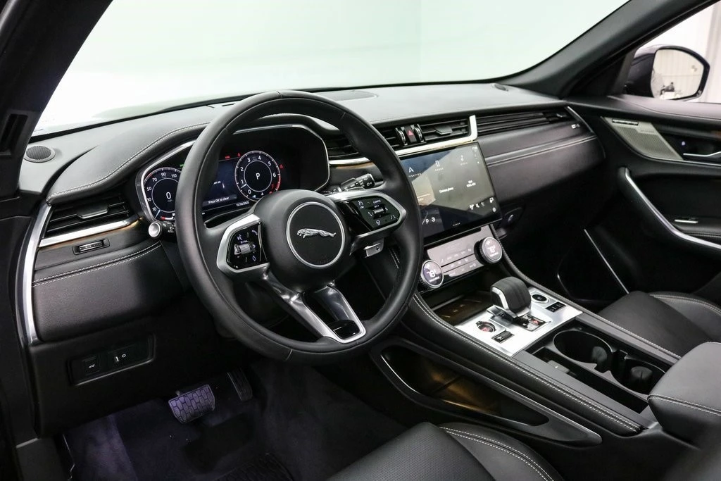 2024 Jaguar F-Pace - Image 15 of 21