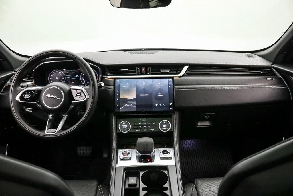 2024 Jaguar F-Pace - Image 18 of 21