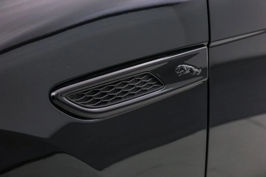 2024 Jaguar F-Pace - Image 13 of 21