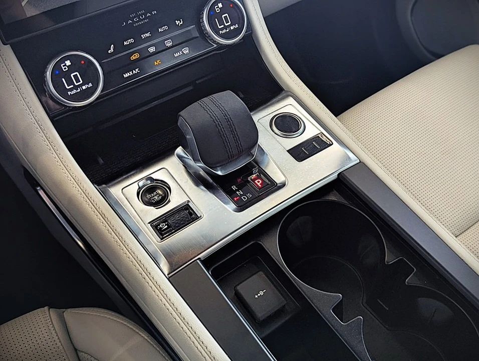 2024 Jaguar F-Pace - Image 17 of 20