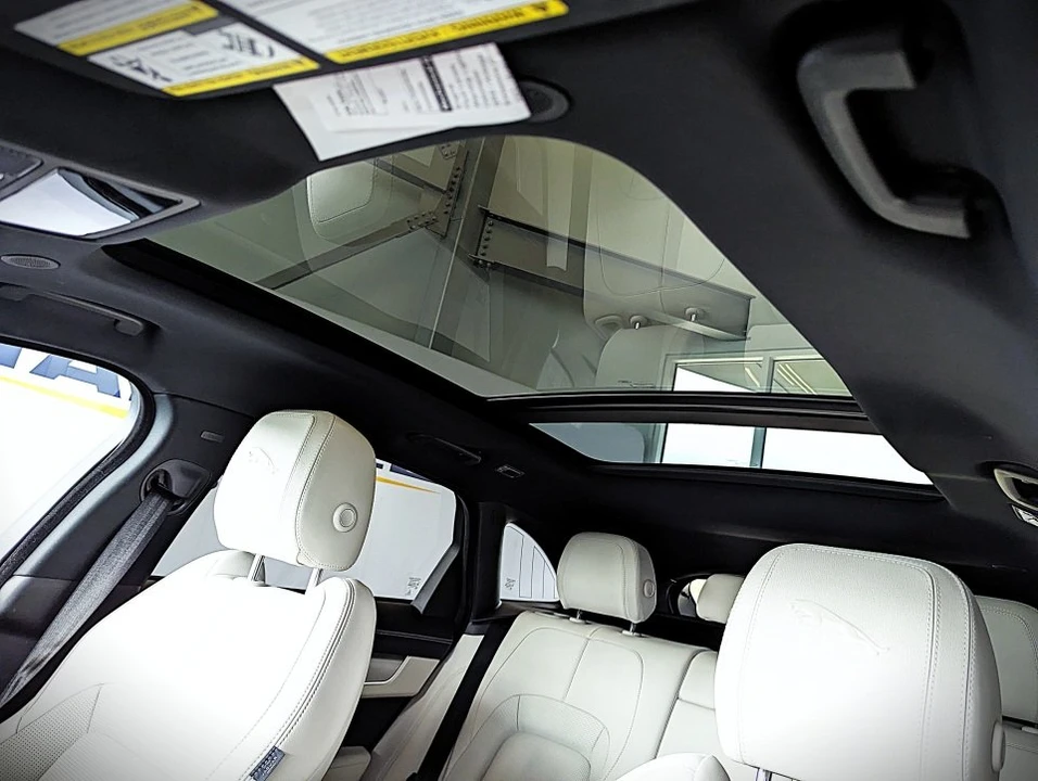 2024 Jaguar F-Pace - Image 10 of 20
