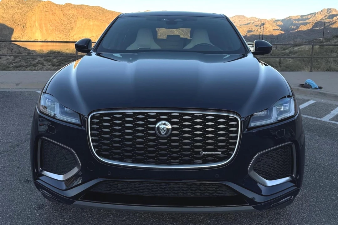 2024 Jaguar F-Pace - Image 2 of 31