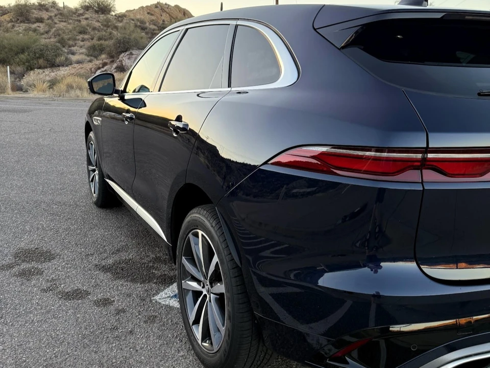 2024 Jaguar F-Pace - Image 25 of 31