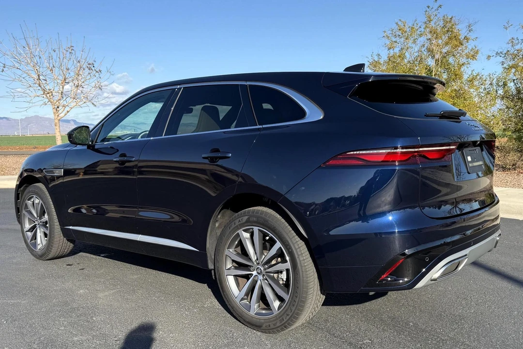 2024 Jaguar F-Pace - Image 4 of 31