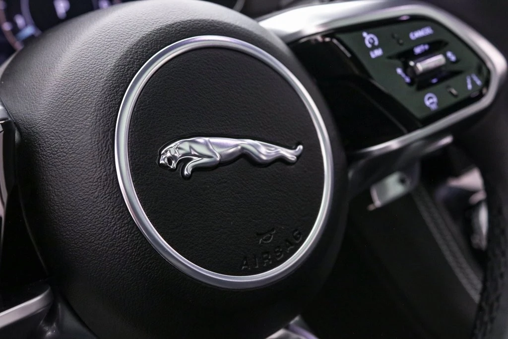 2024 Jaguar F-Pace - Image 17 of 21