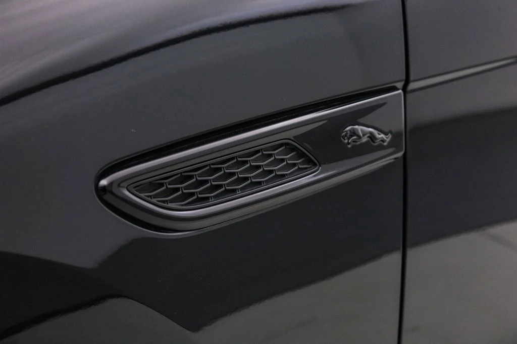 2024 Jaguar F-Pace - Image 13 of 21