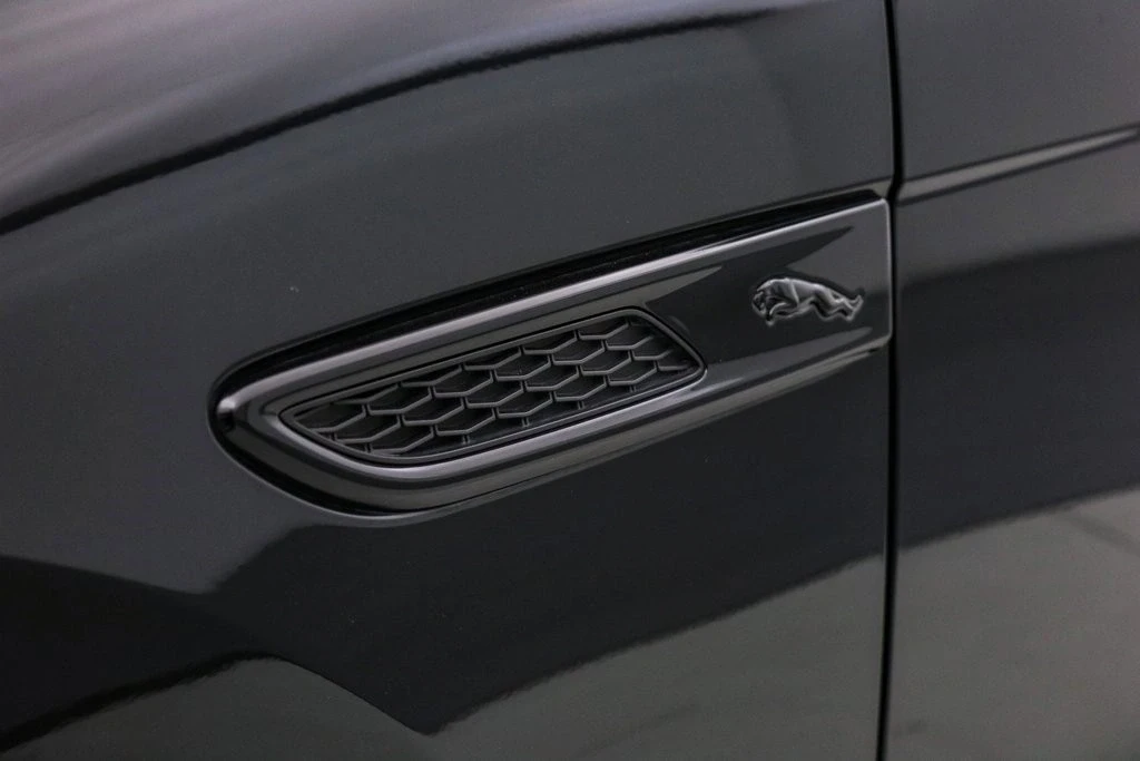 2024 Jaguar F-Pace - Image 13 of 21