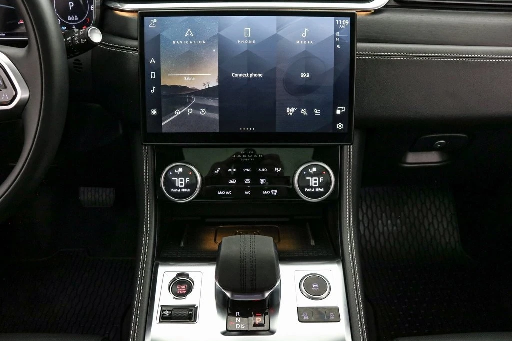 2024 Jaguar F-Pace - Image 19 of 21