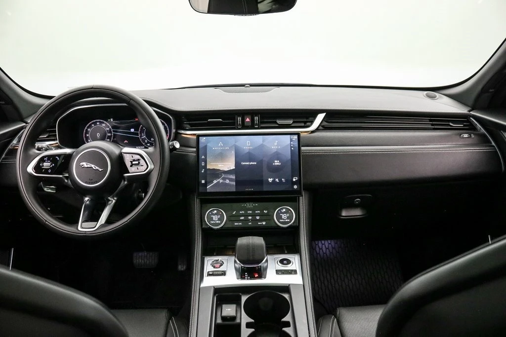 2024 Jaguar F-Pace - Image 18 of 21