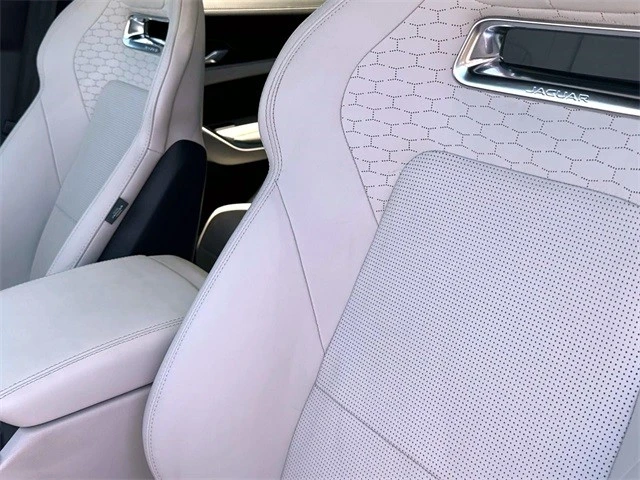 2024 Jaguar F-Pace - Image 17 of 21