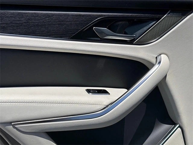 2024 Jaguar F-Pace - Image 11 of 21