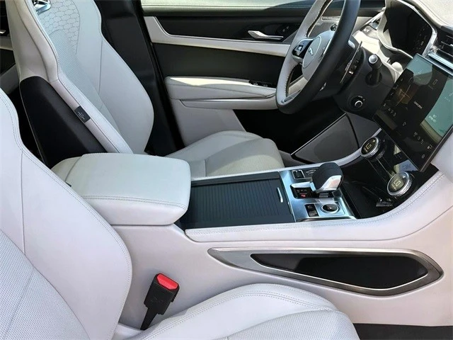 2024 Jaguar F-Pace - Image 8 of 21