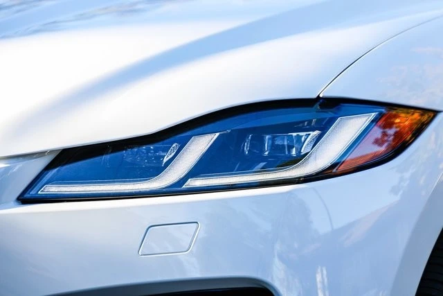 2024 Jaguar F-Pace - Image 7 of 12