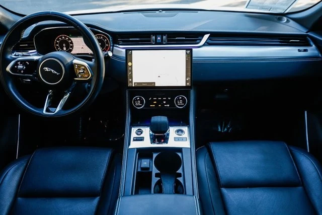 2024 Jaguar F-Pace - Image 10 of 12