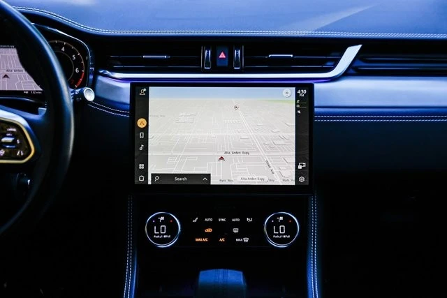 2024 Jaguar F-Pace - Image 11 of 12