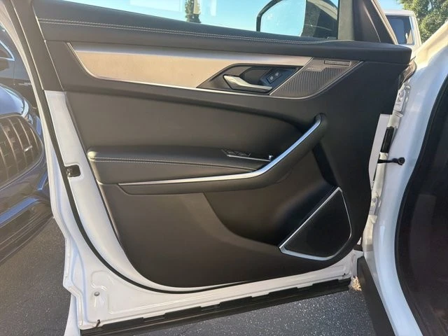 2024 Jaguar F-Pace - Image 11 of 15
