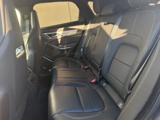 2024 Jaguar F-Pace - Image 7 of 15