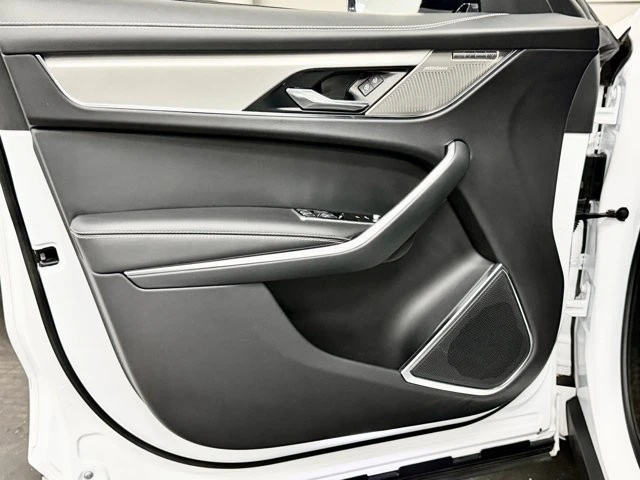 2024 Jaguar F-Pace - Image 20 of 21