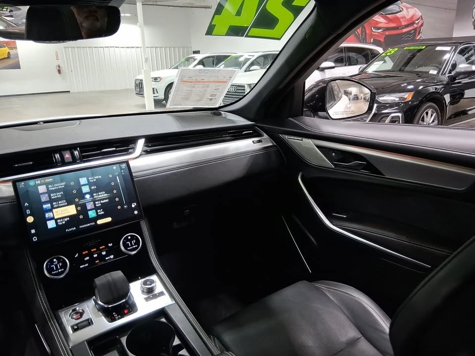 2024 Jaguar F-Pace - Image 13 of 16