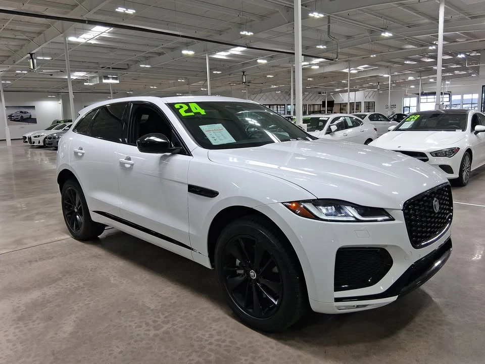 2024 Jaguar F-Pace - Image 9 of 16