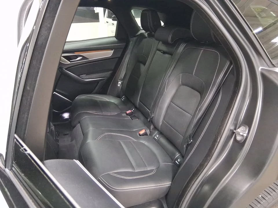 2024 Jaguar F-Pace - Image 15 of 16