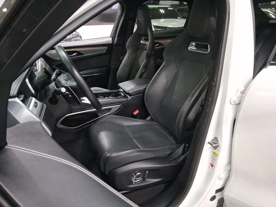 2024 Jaguar F-Pace - Image 14 of 16