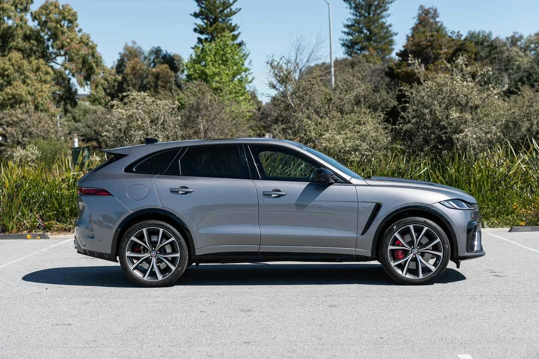 2024 Jaguar F-Pace SVR - Image 8 of 21